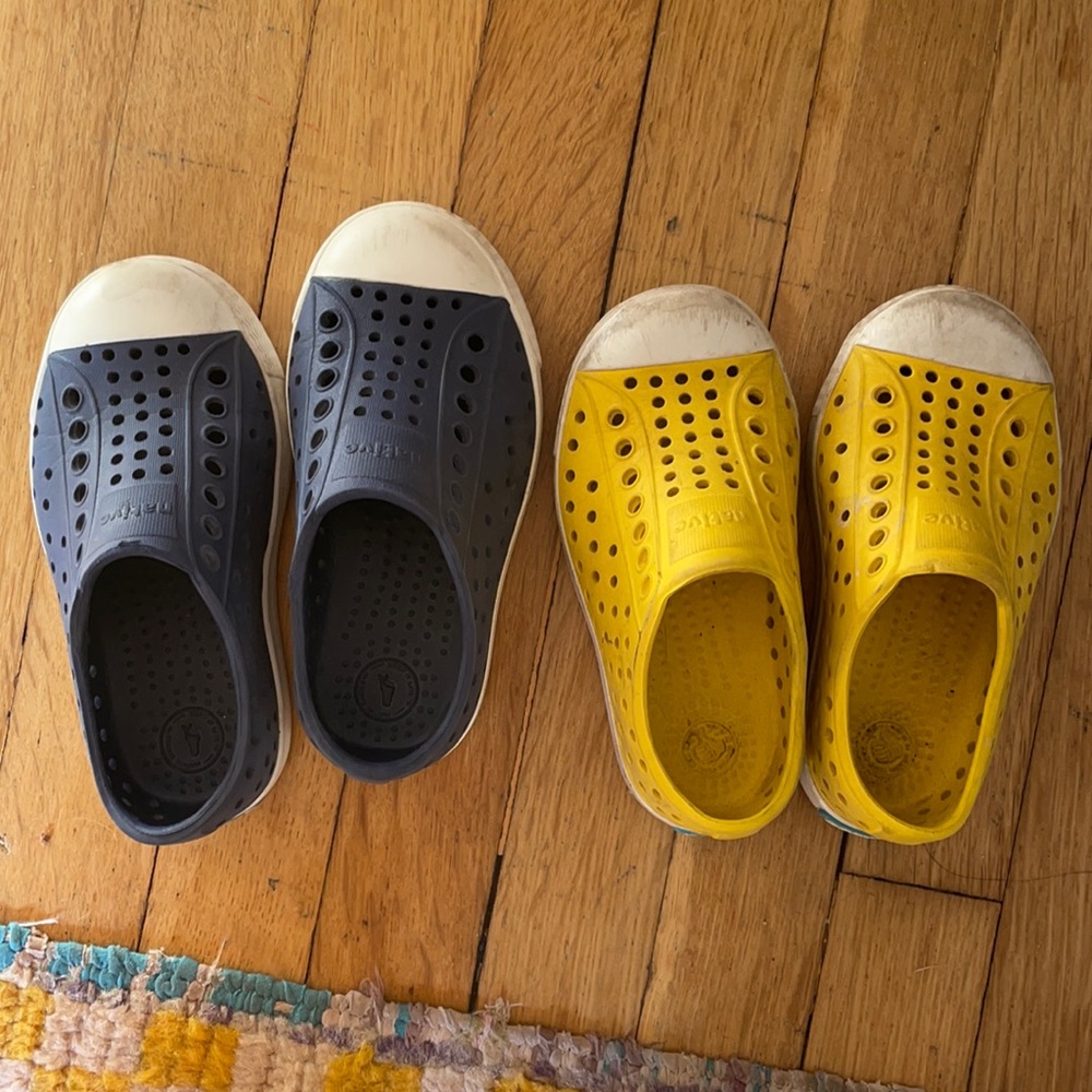 2 Pair Natives Size 8